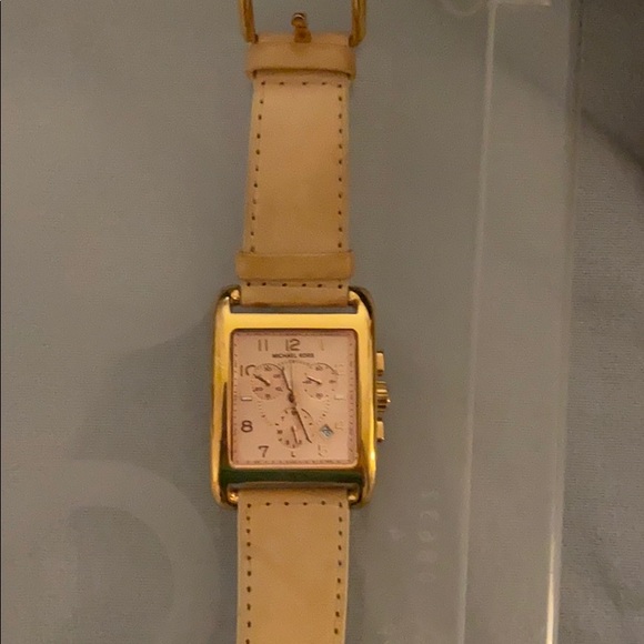 Double wrap MK watch - Picture 3 of 5